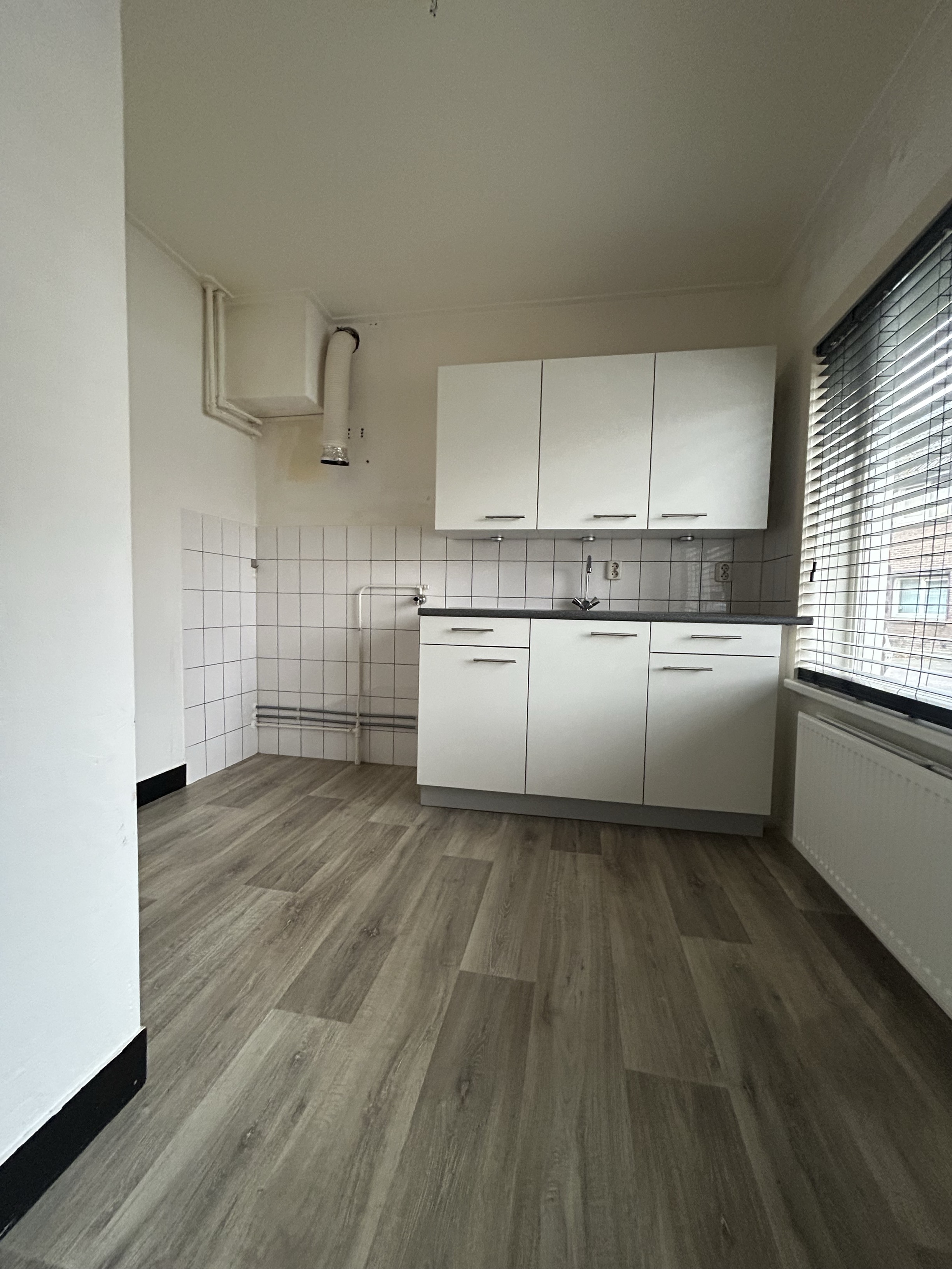 Karel van Den Oeverstraat 15