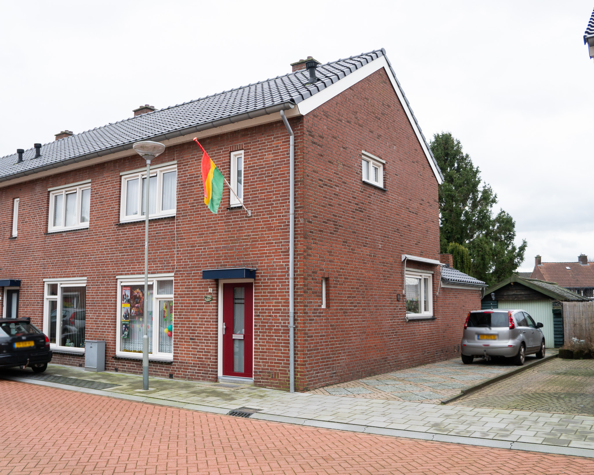 Pastoor Esserstraat 16