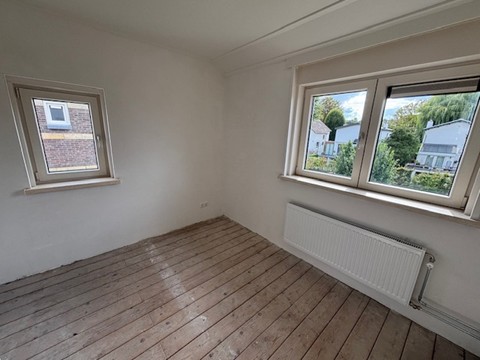 Pastoor Sartonstraat 42