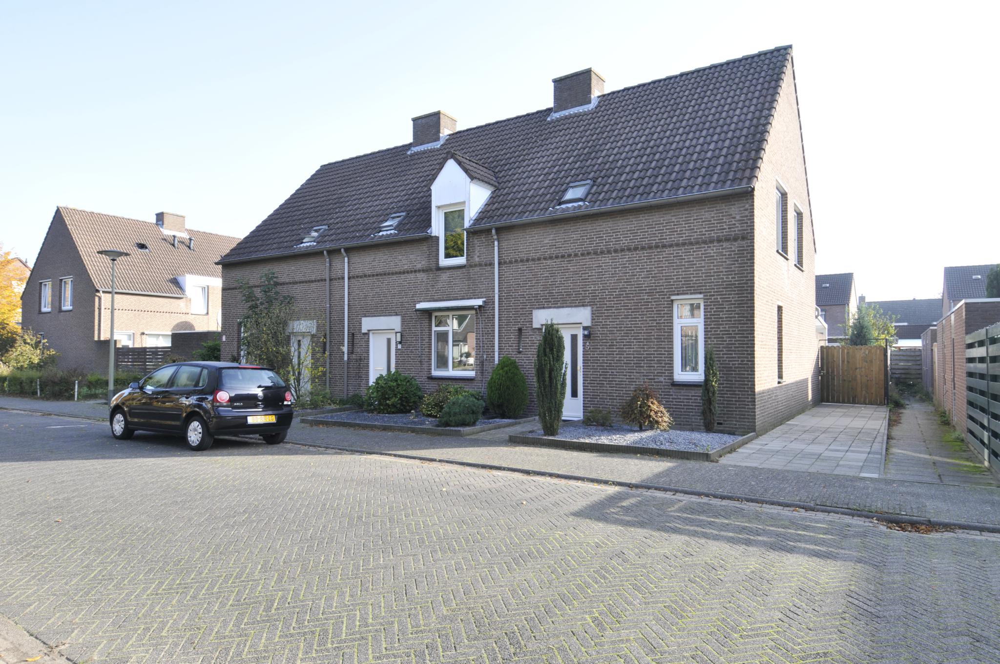 Helmesplein 5, 6088 HK Roggel, Nederland