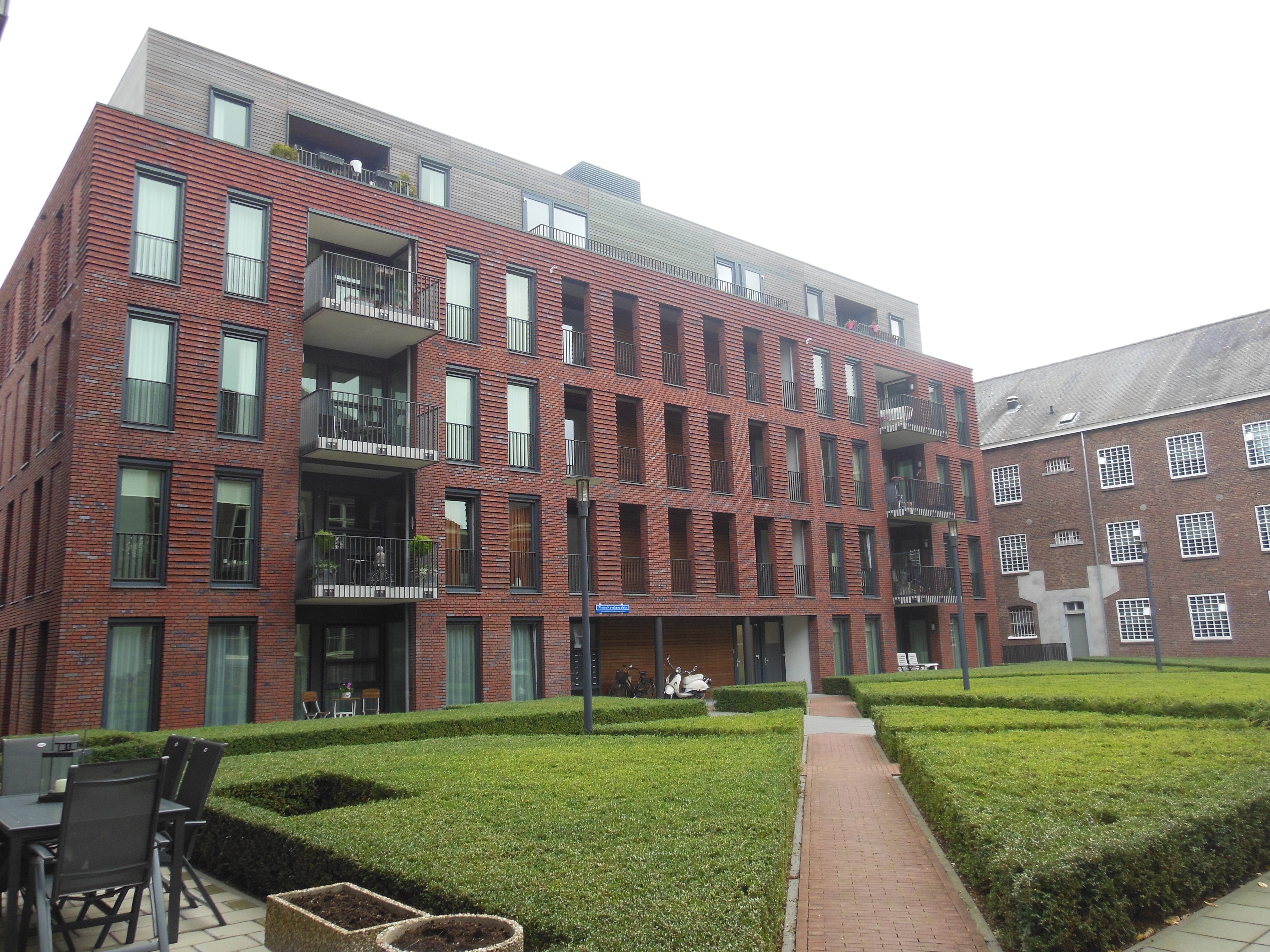 Pierre Huyskensplein 14