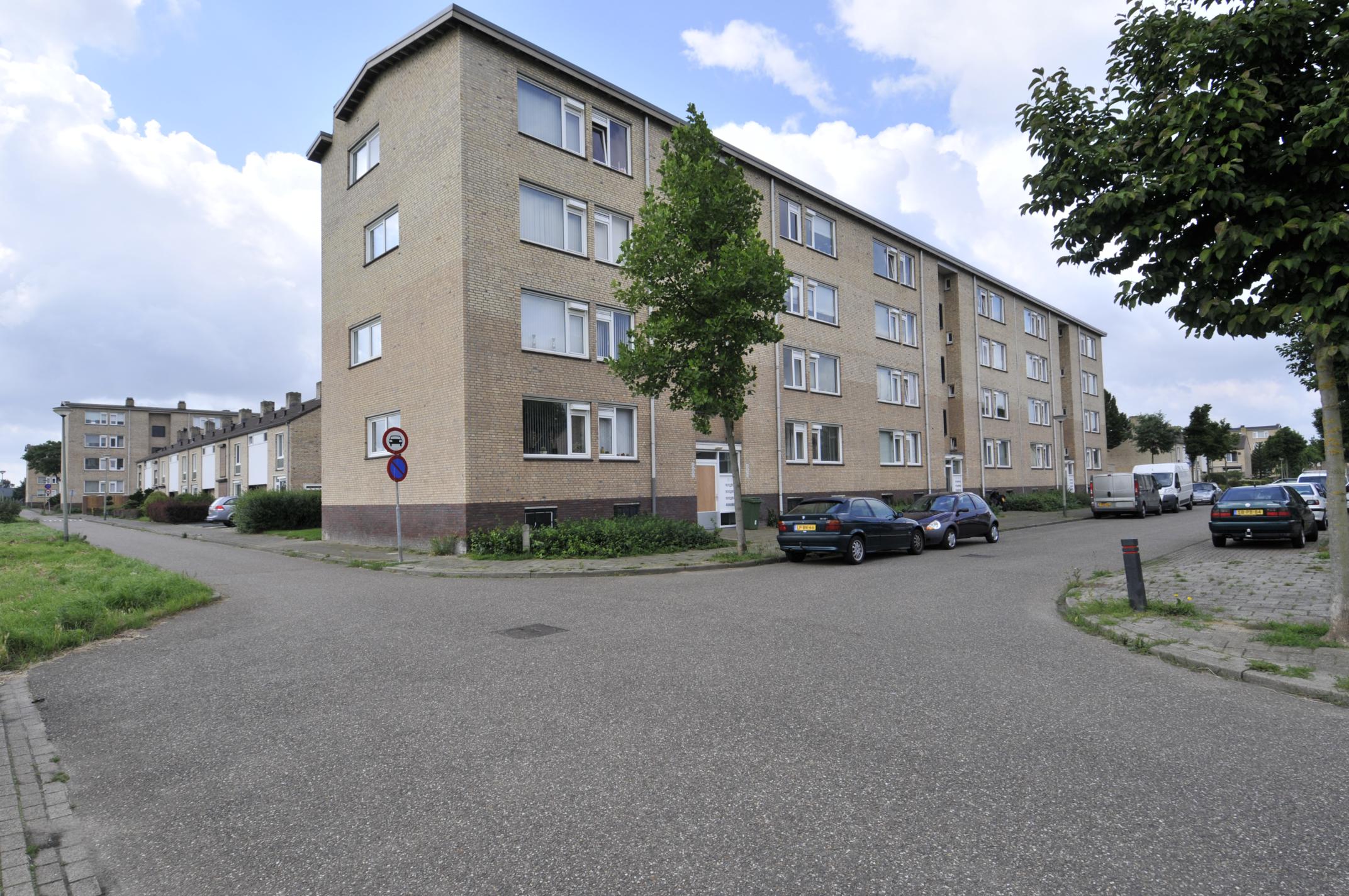 Schepen Tylbadestraat 90, 6042 VK Roermond, Nederland