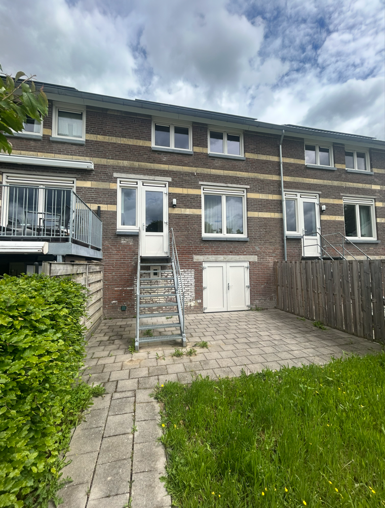 Pastoor Sartonstraat 36