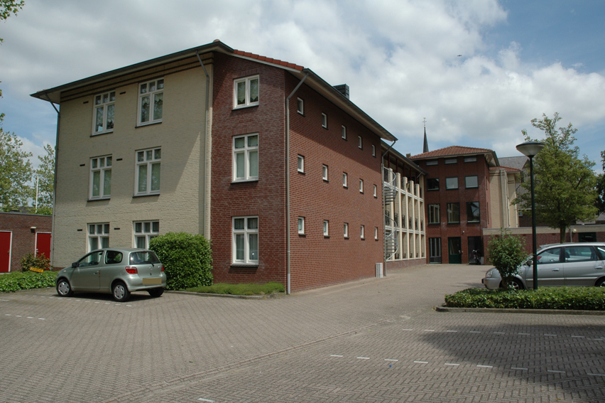 Dorpsplein 4