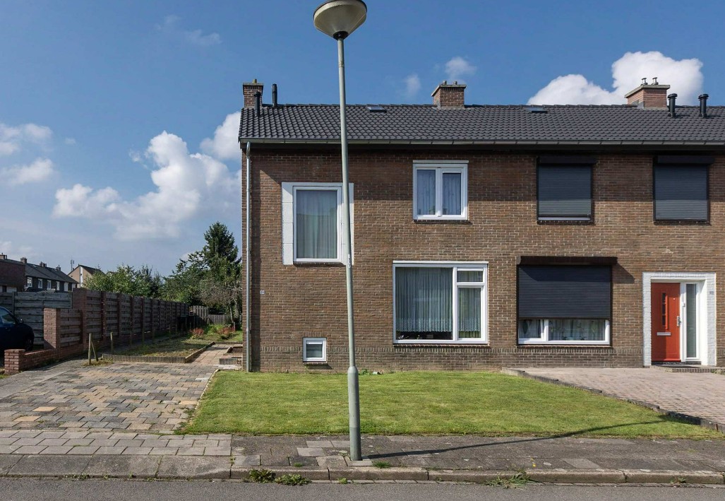 Abdissenlaan 24, 6374 BL Landgraaf, Nederland
