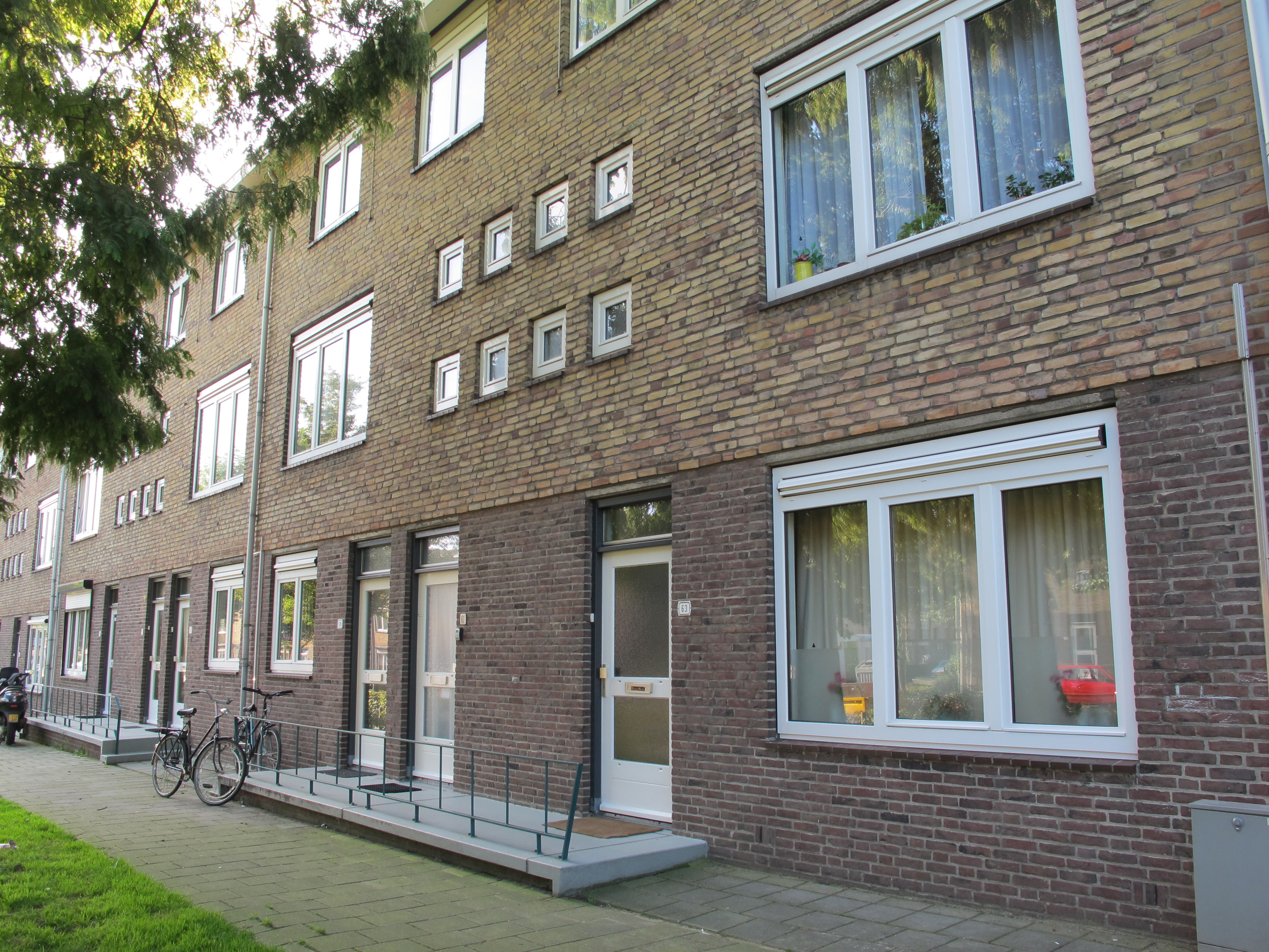 Burgemeester Lemmensstraat 64