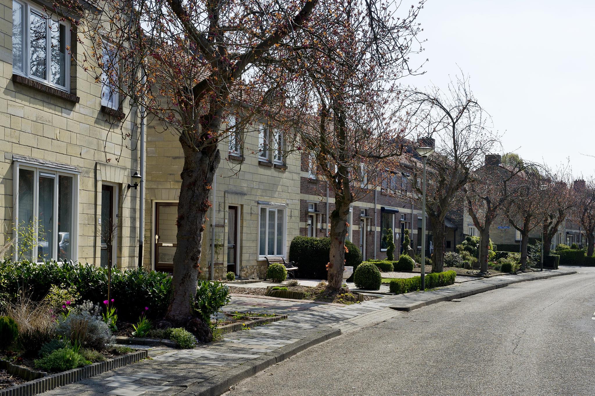 Pastoor Sartonstraat 38